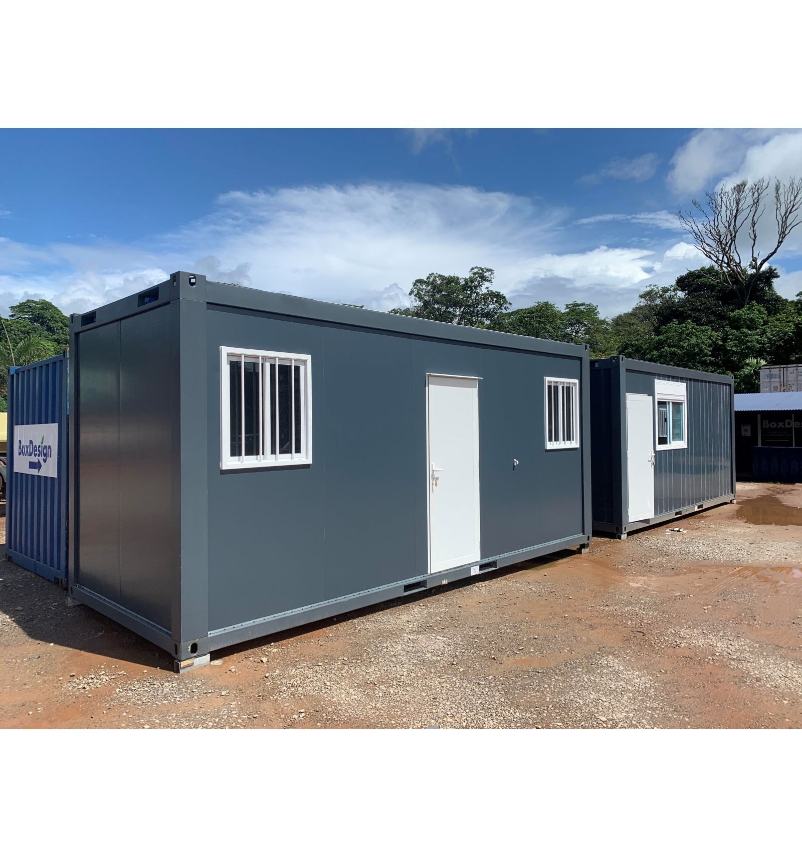 Modulo Prefabbricato Nero – Elegante, Isolato e Multifunzione