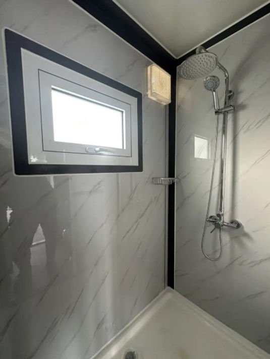 Mini casa mobile con due camere da letto e cucina – Modello Deluxe Stahlworks - immagine 6