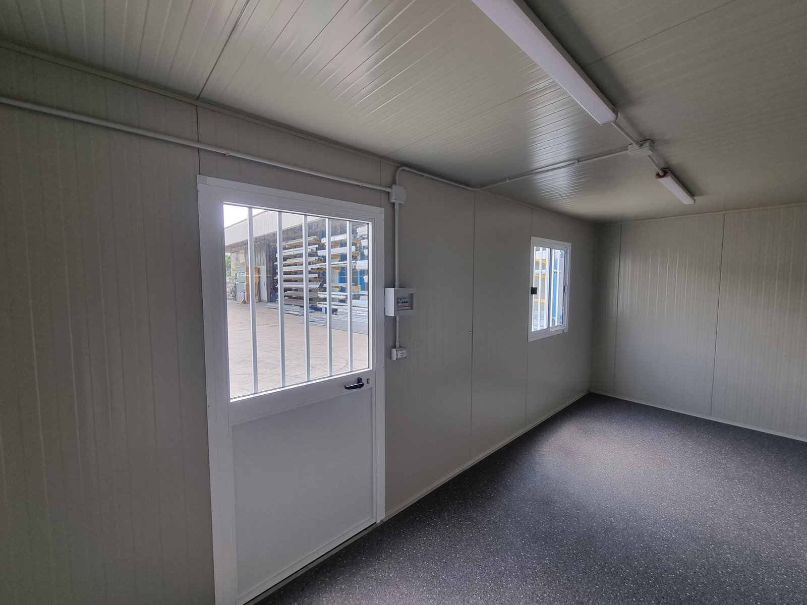 MONOBLOCCO 6×2,5 USO UFFICIO - immagine 2