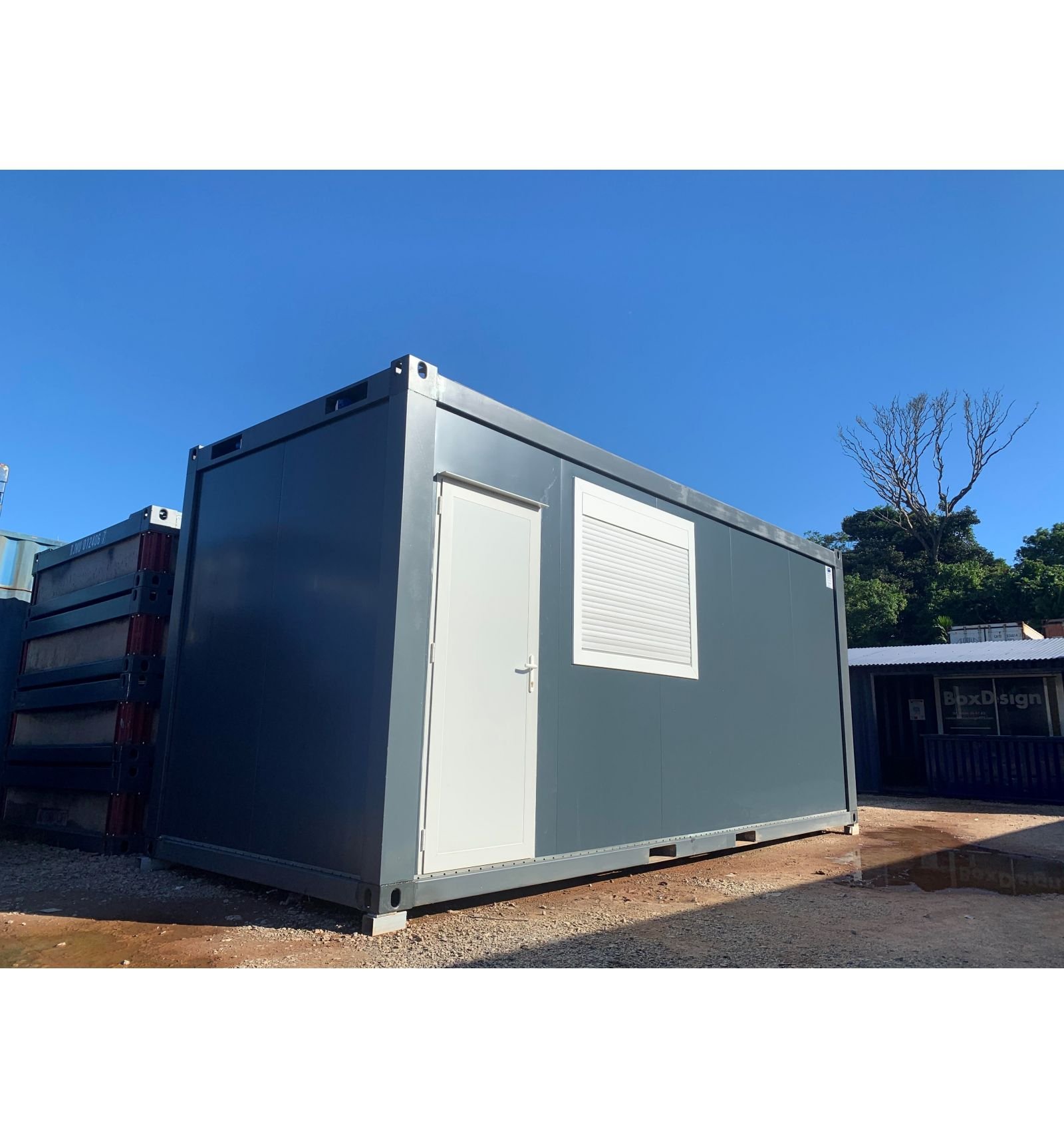 Modulo Prefabbricato Nero – Elegante, Isolato e Multifunzione - immagine 3