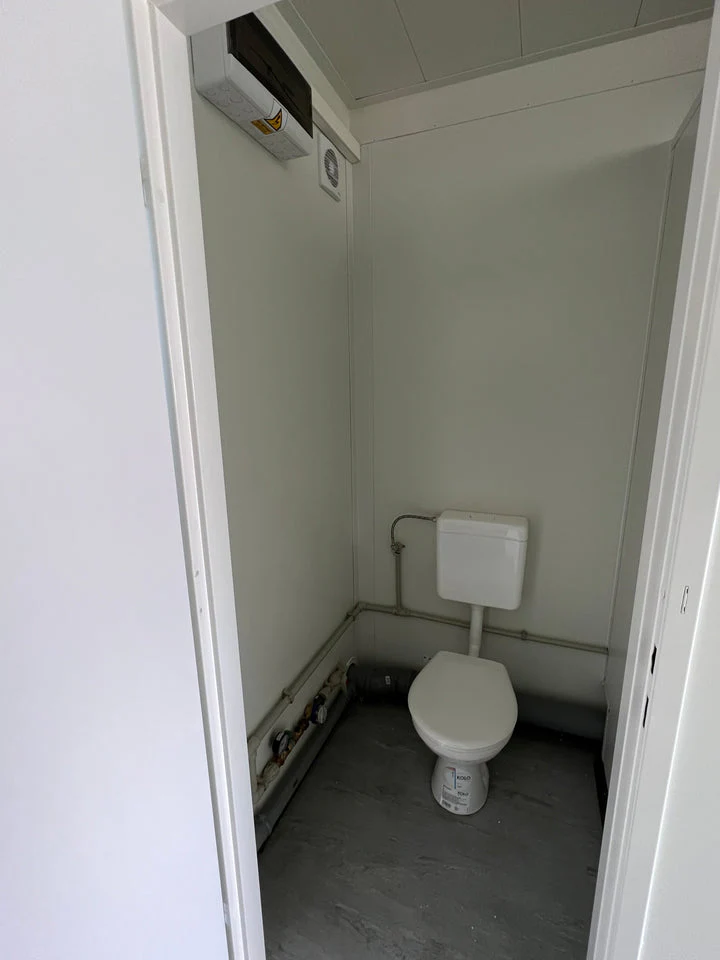 Modulo Sanitario 6×2,44 m con 5 WC - immagine 4