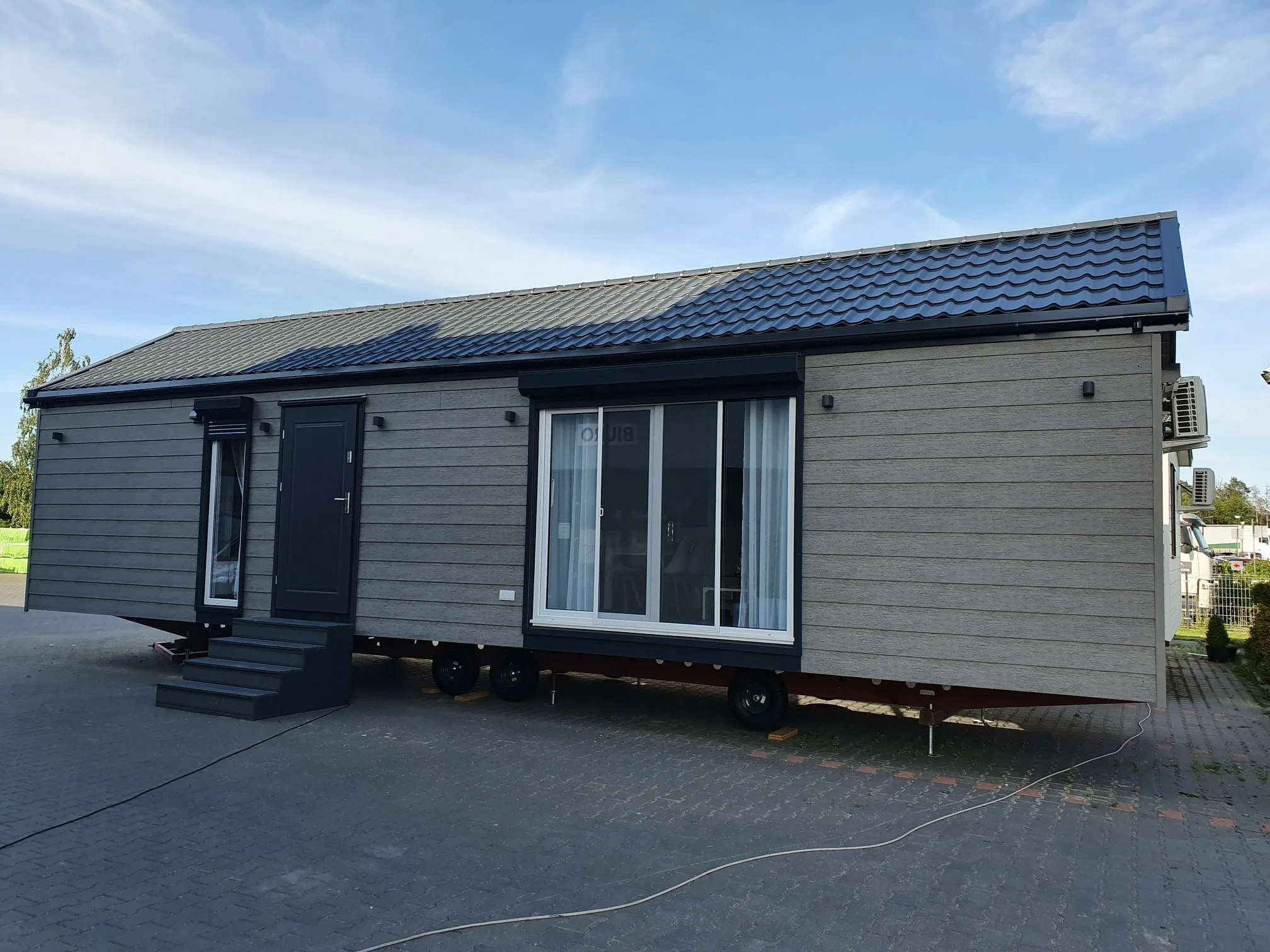 Casa mobile moderna – Dimensioni 12×4 m