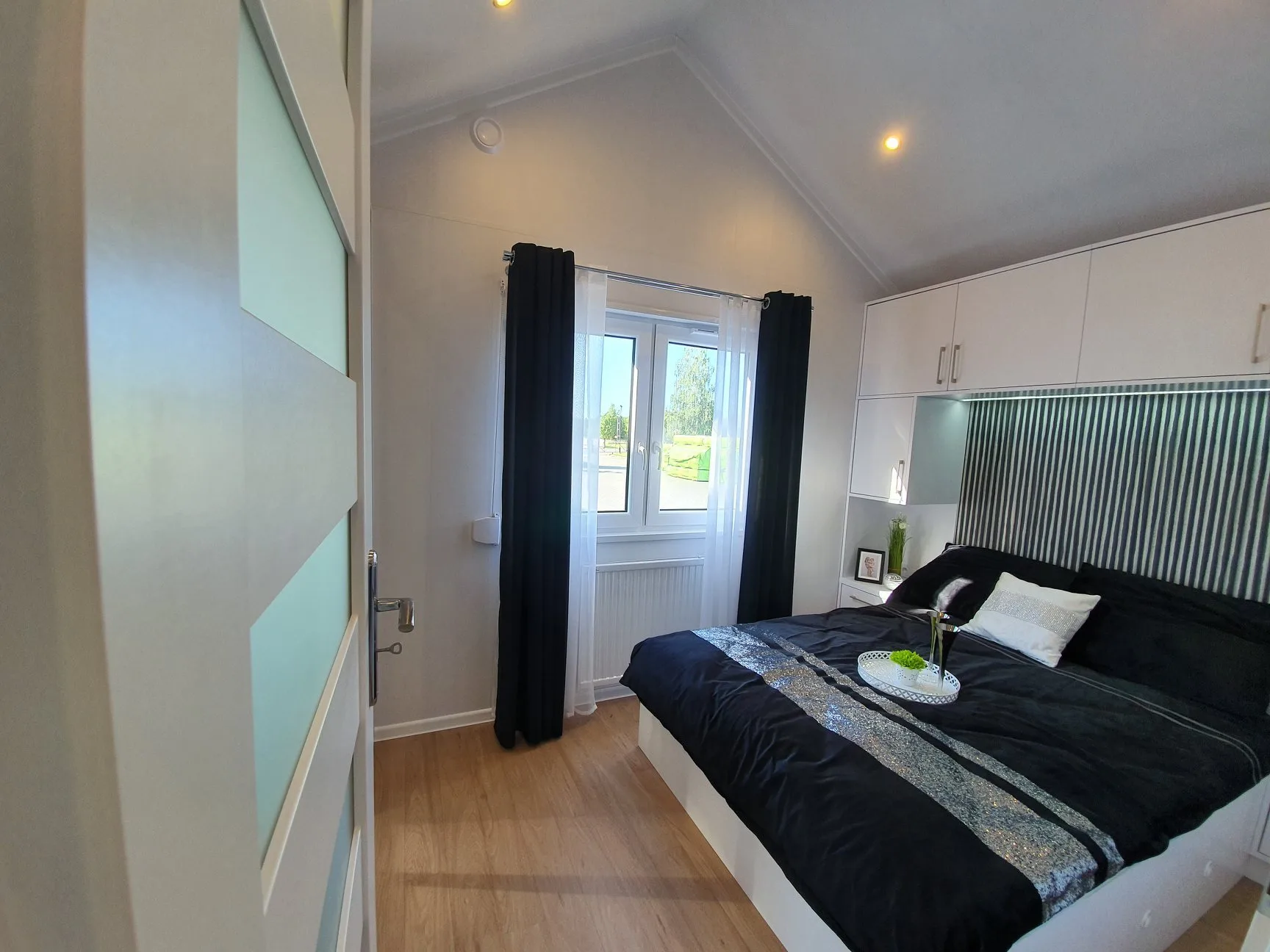 Casa mobile moderna – Dimensioni 12×4 m - immagine 7