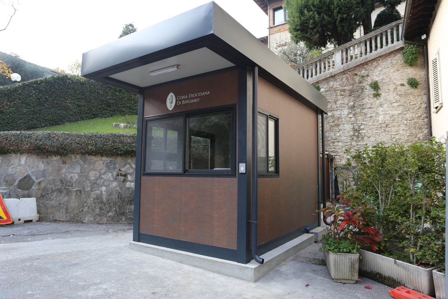 MONOBLOCCO USO PORTINERIA - immagine 5