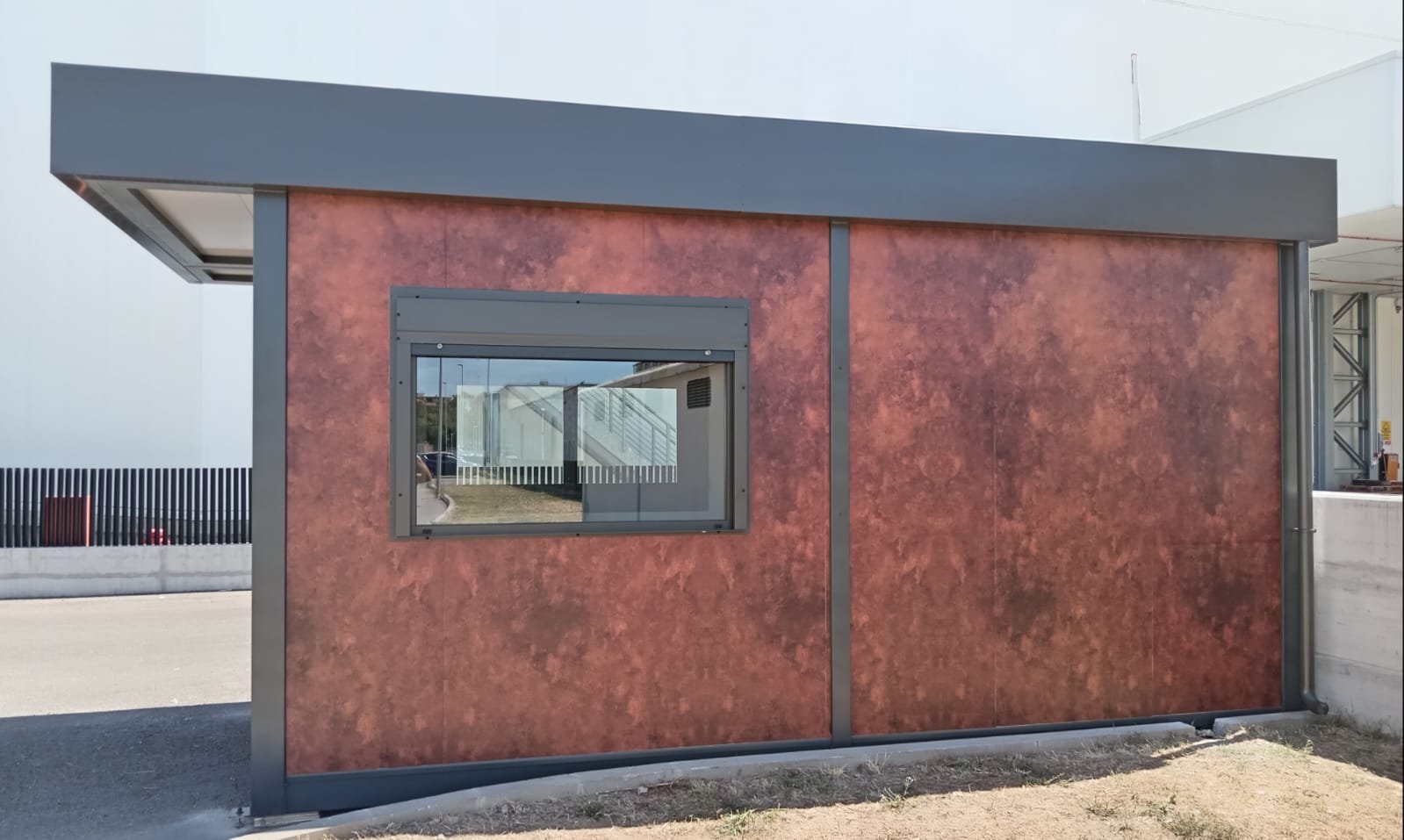 MONOBLOCCO USO PORTINERIA - immagine 18