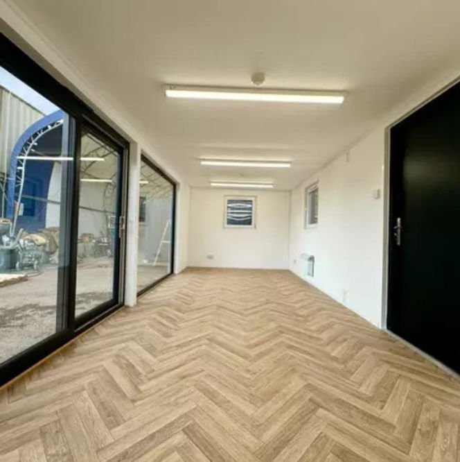 Contenitore modulare 40 piedi – Ufficio/Mensa con finestre a bovindo - immagine 12