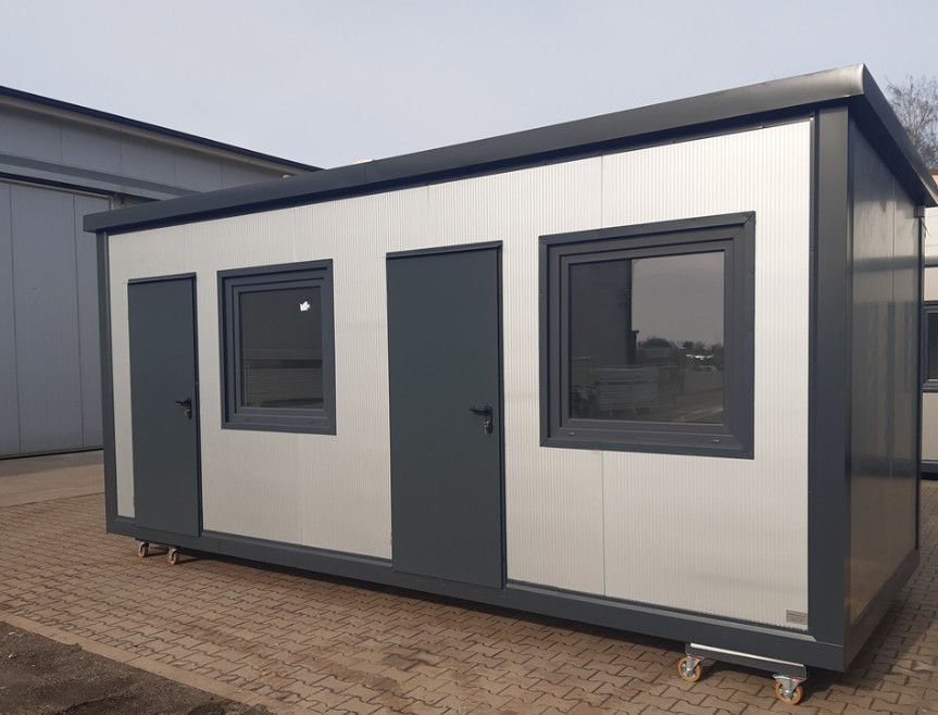 Contenitore sociale di 21 m² –, WC e spogliatoio - immagine 2