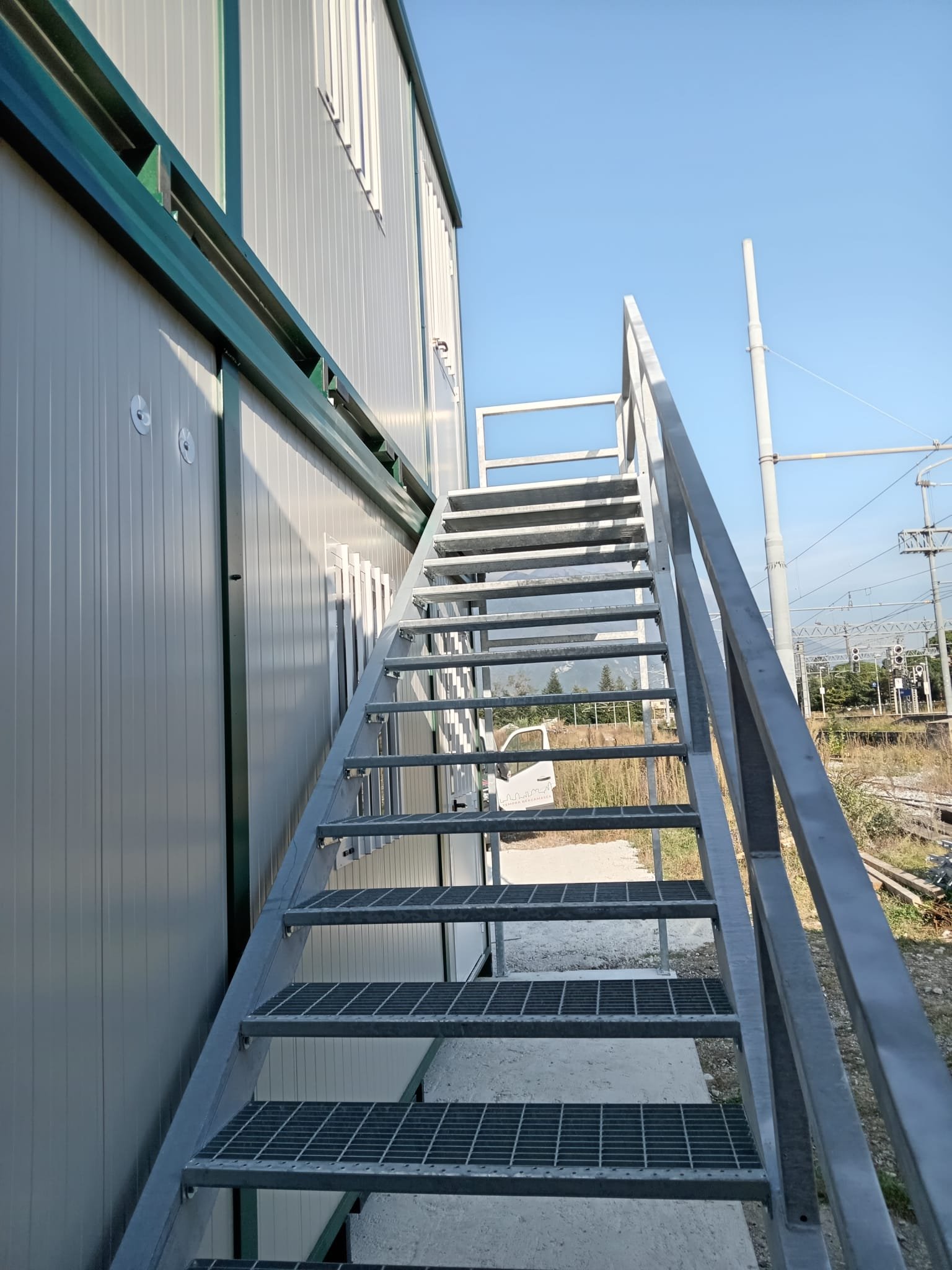 2 MONOBLOCCHI USO UFFICIO CON BAGNO - immagine 11