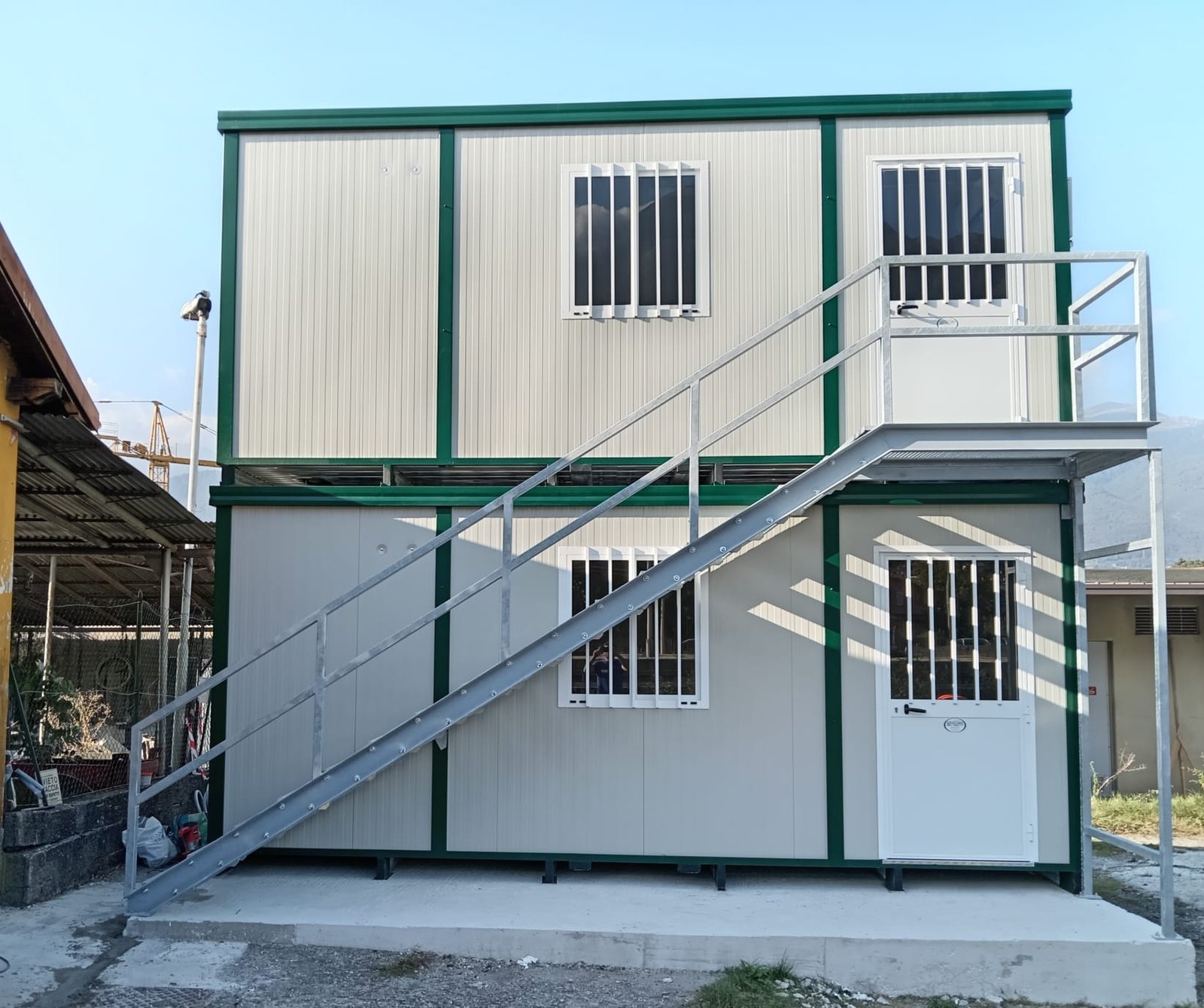 2 MONOBLOCCHI USO UFFICIO CON BAGNO